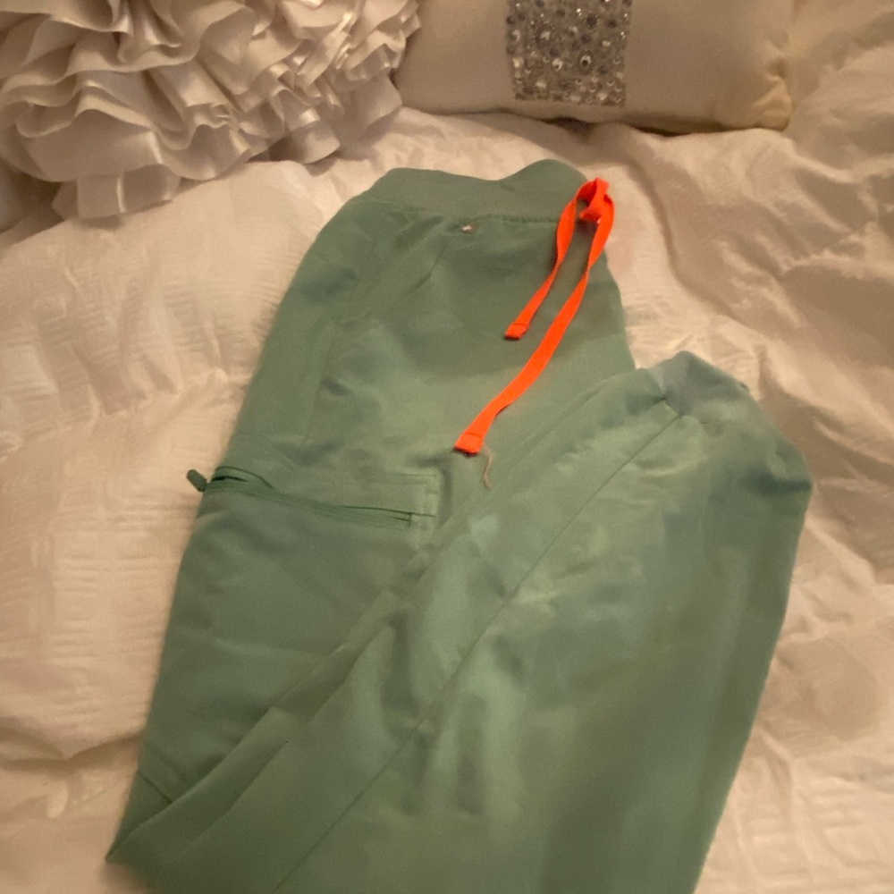 Figs Zamora joggers sold out online xs